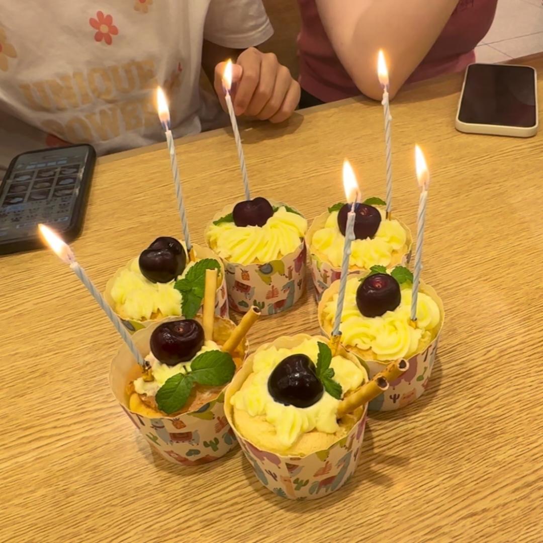 纸杯蛋糕，绝对不塌不裂，百分百成功四段式烘烤方法，不私藏无保留