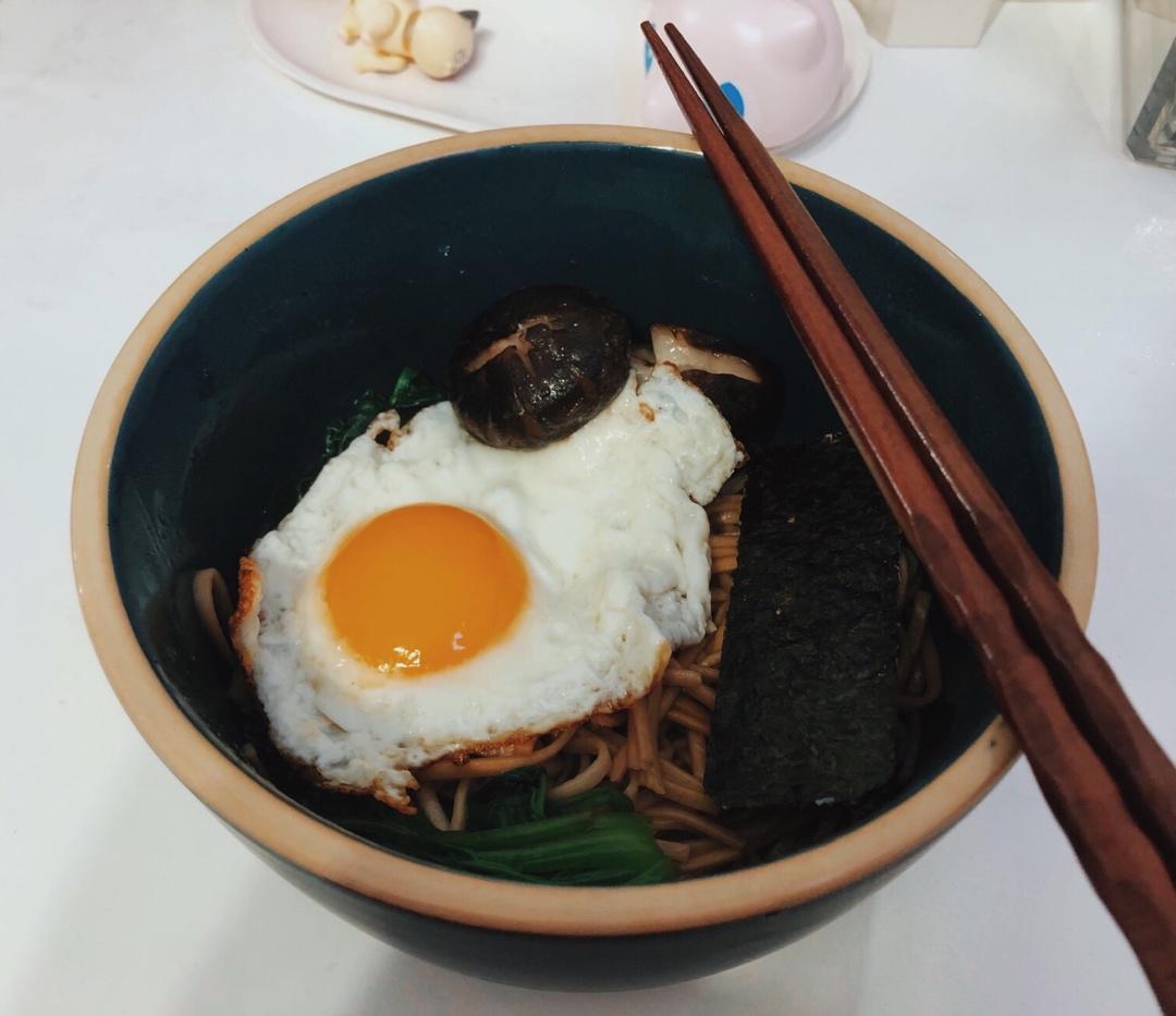 凉拌荞麦面