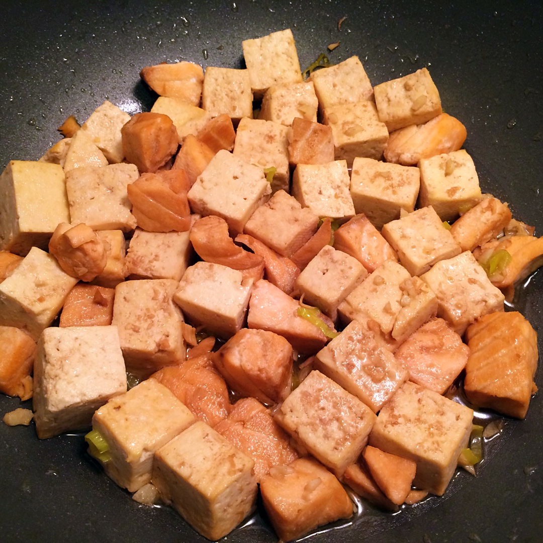 三文鱼炖豆腐