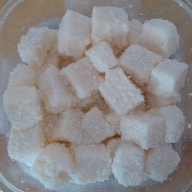 完胜85度C牛奶椰丝小方