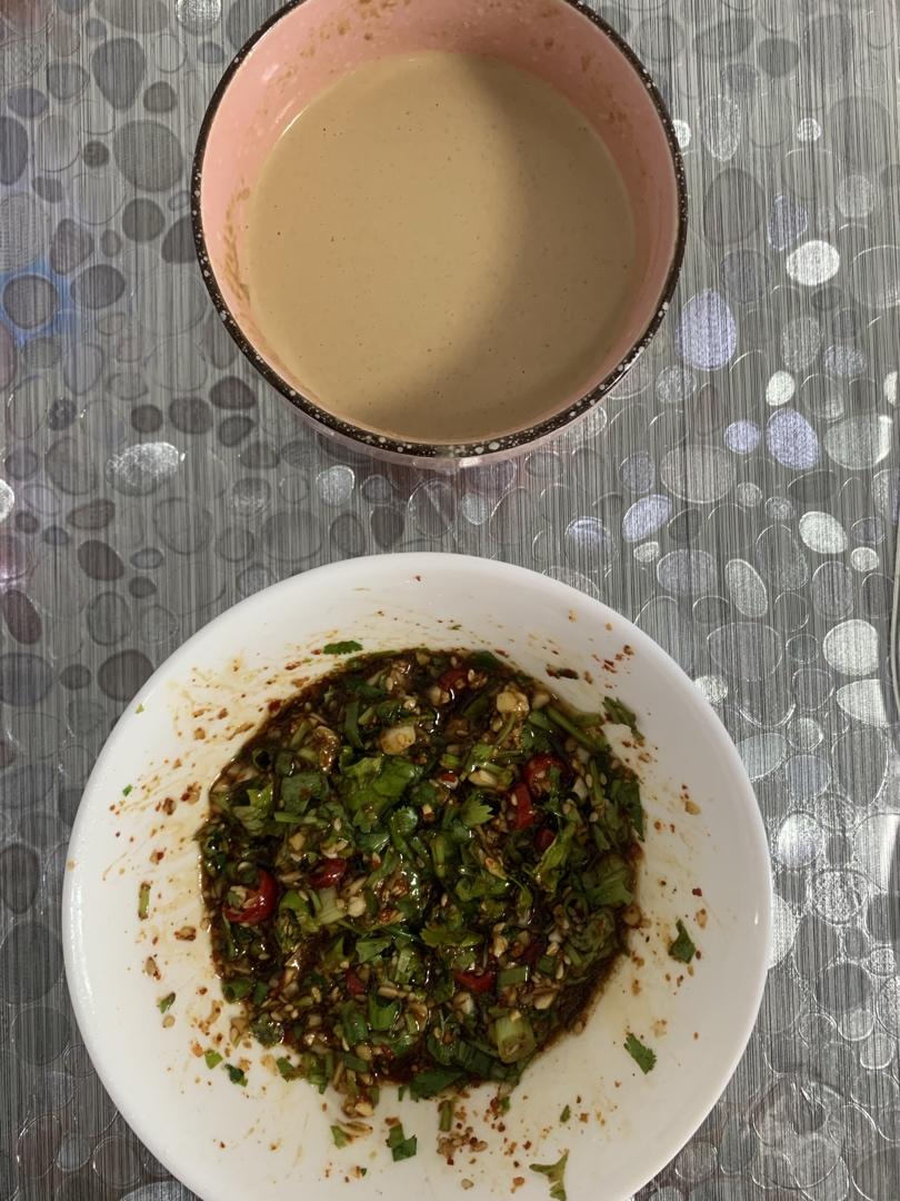 麻酱流汁宽粉