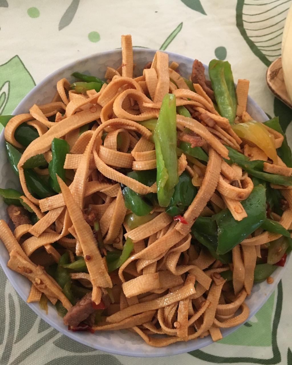 山有木兮卿亦有意做的青椒豆腐皮炒肉丝