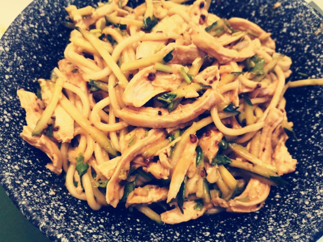 麻酱鸡丝凉面
