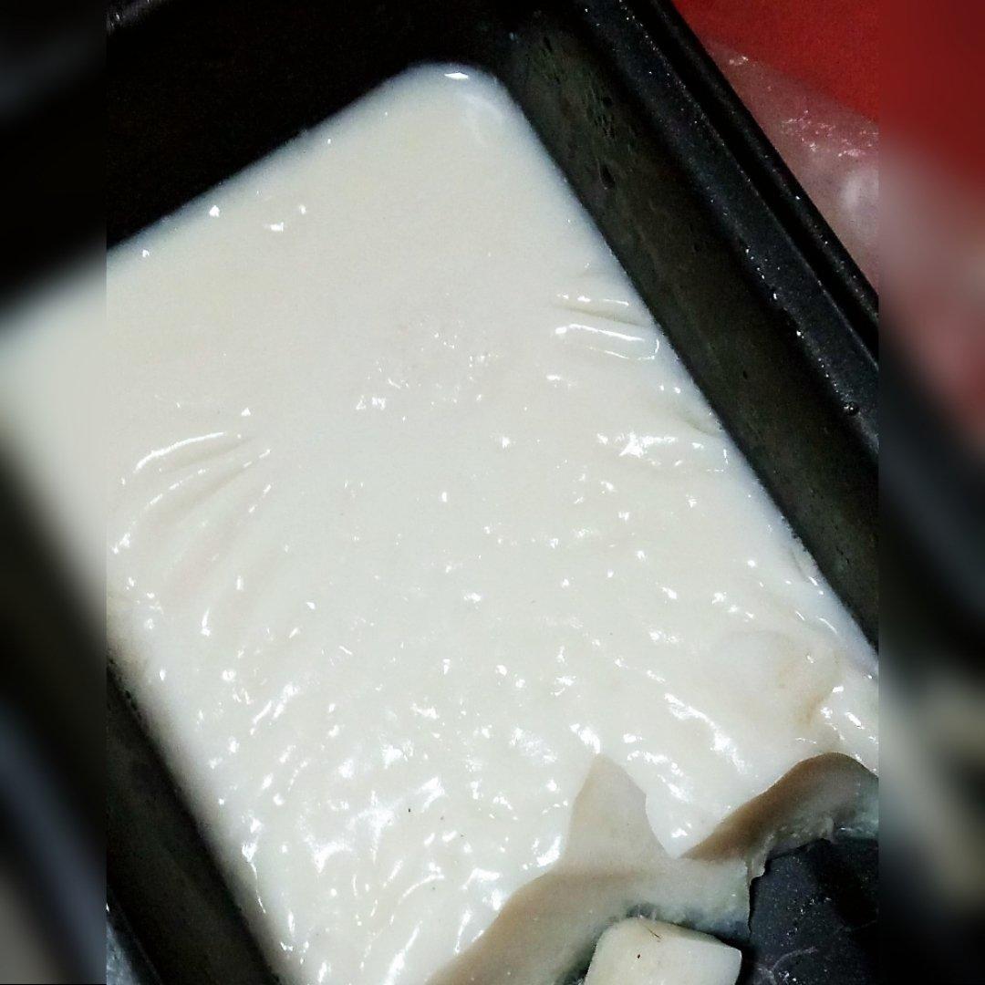 熬制肉皮冻---为小笼包做准备