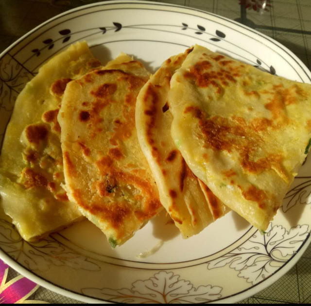 鸡蛋葱油饼                  （更新饼坯保存方法）