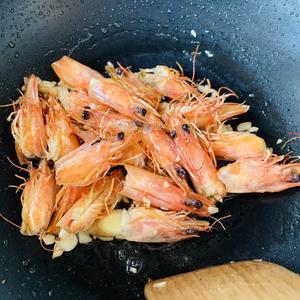 海鲜砂锅粥（虾粥)的做法 步骤3