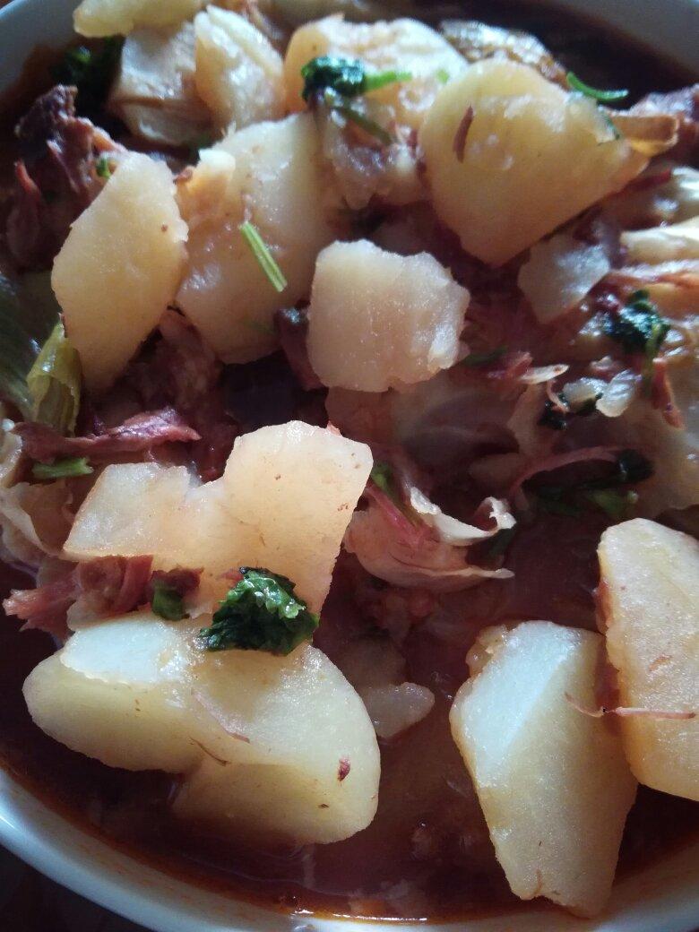 西红柿炖牛腩土豆甘蓝