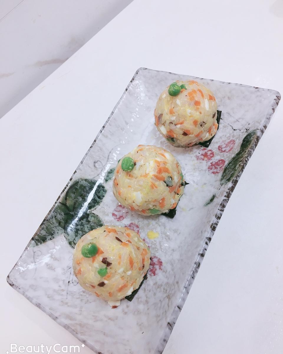 小盆友超爱的肉松饭团子