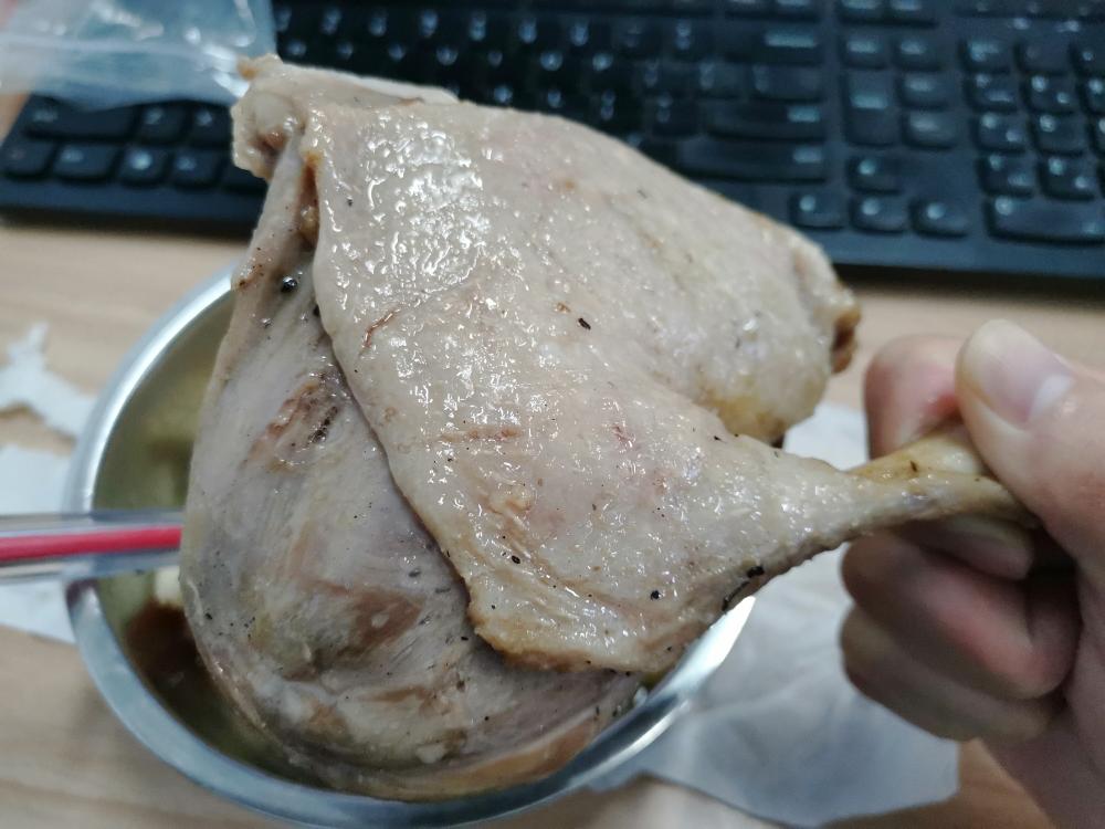 电饭盒蒸鸭腿让我们开启涡轮蒸鸭加油鸭的做法