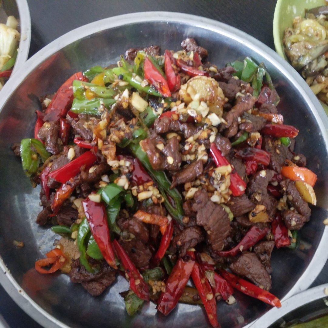 小炒牛肉（肉嫩味香）
