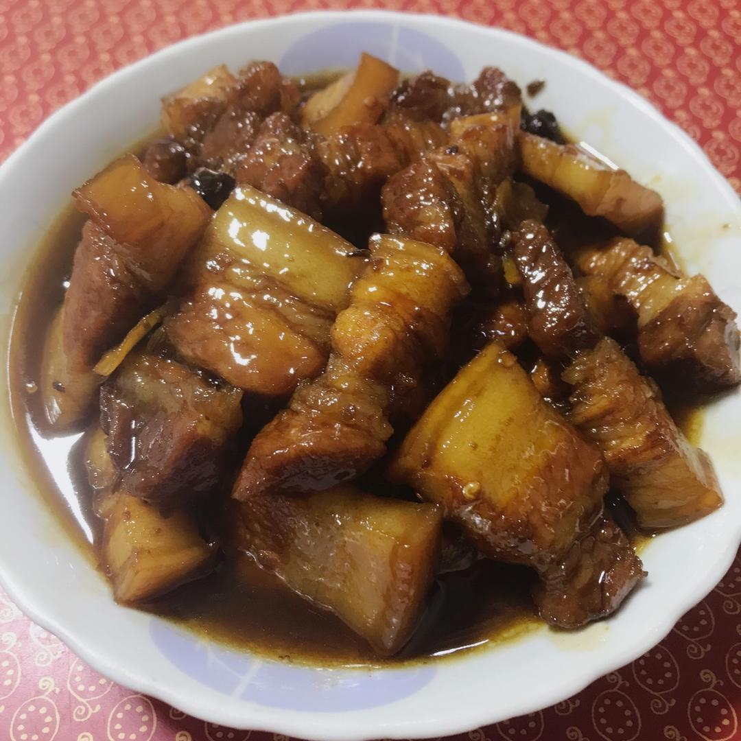 吃着碗里望着锅里的红烧肉