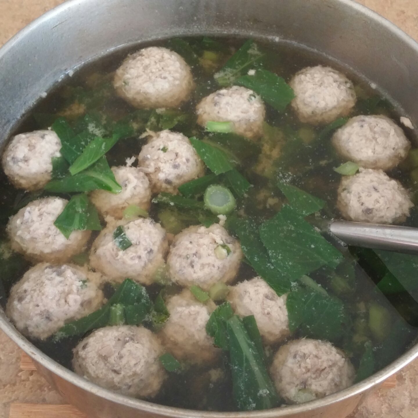 青菜肉丸子汤（珍珠翡翠汤）