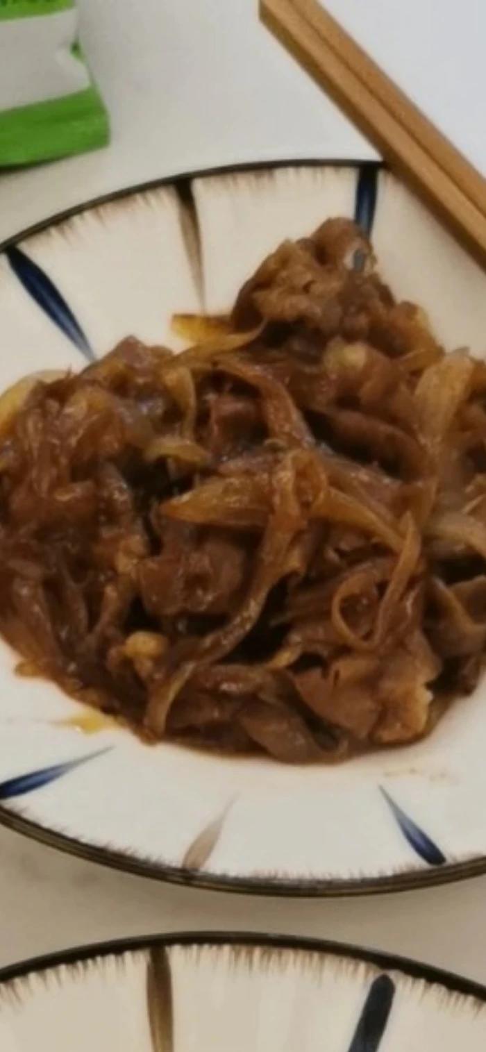 好吃到舔盘的秘制洋葱炒肥牛卷！拌饭巨香