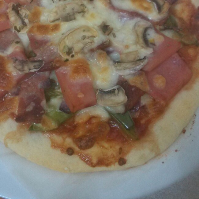 厚底鲜虾培根披萨