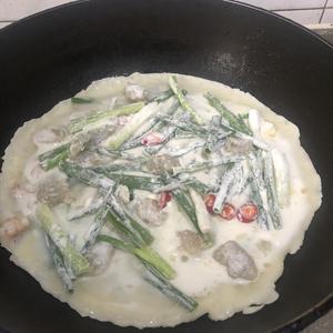 【coco厨房】韩式海鲜葱饼（简易版）的做法 步骤7