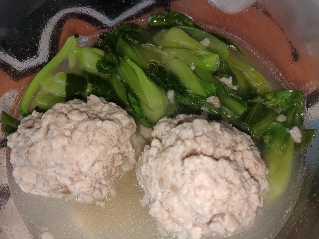 大肉丸子小青菜汤