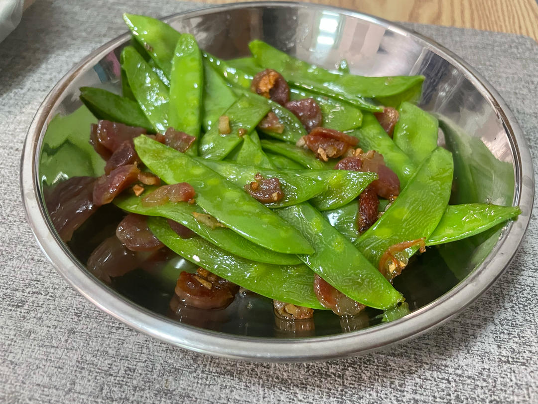 无比简单的荷兰豆炒腊肠，营养又好吃～！