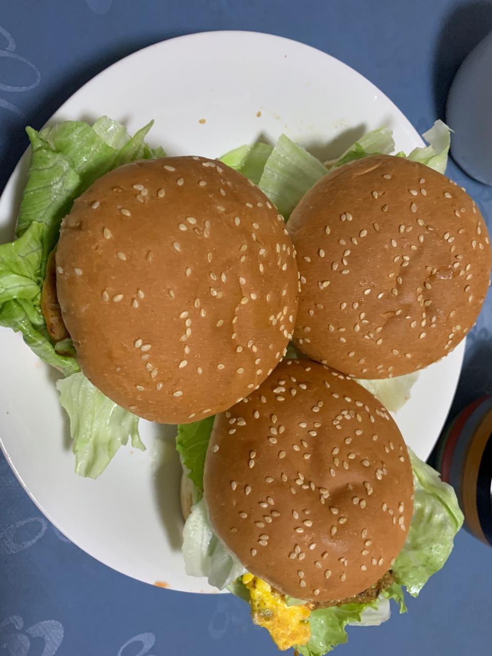 鸡腿肉汉堡包的做法