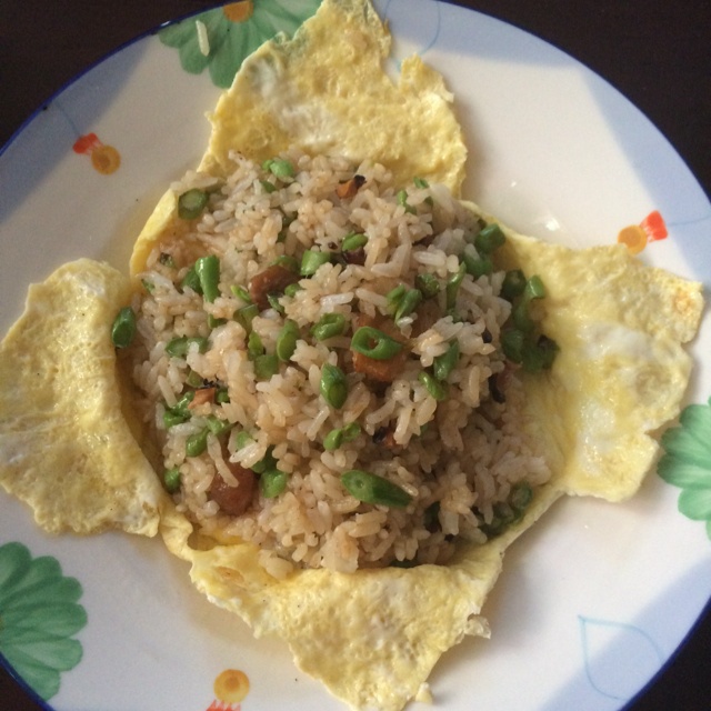 腊肠蛋包饭