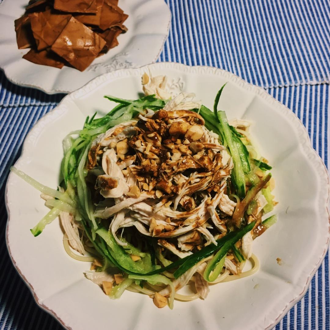 鸡丝凉面