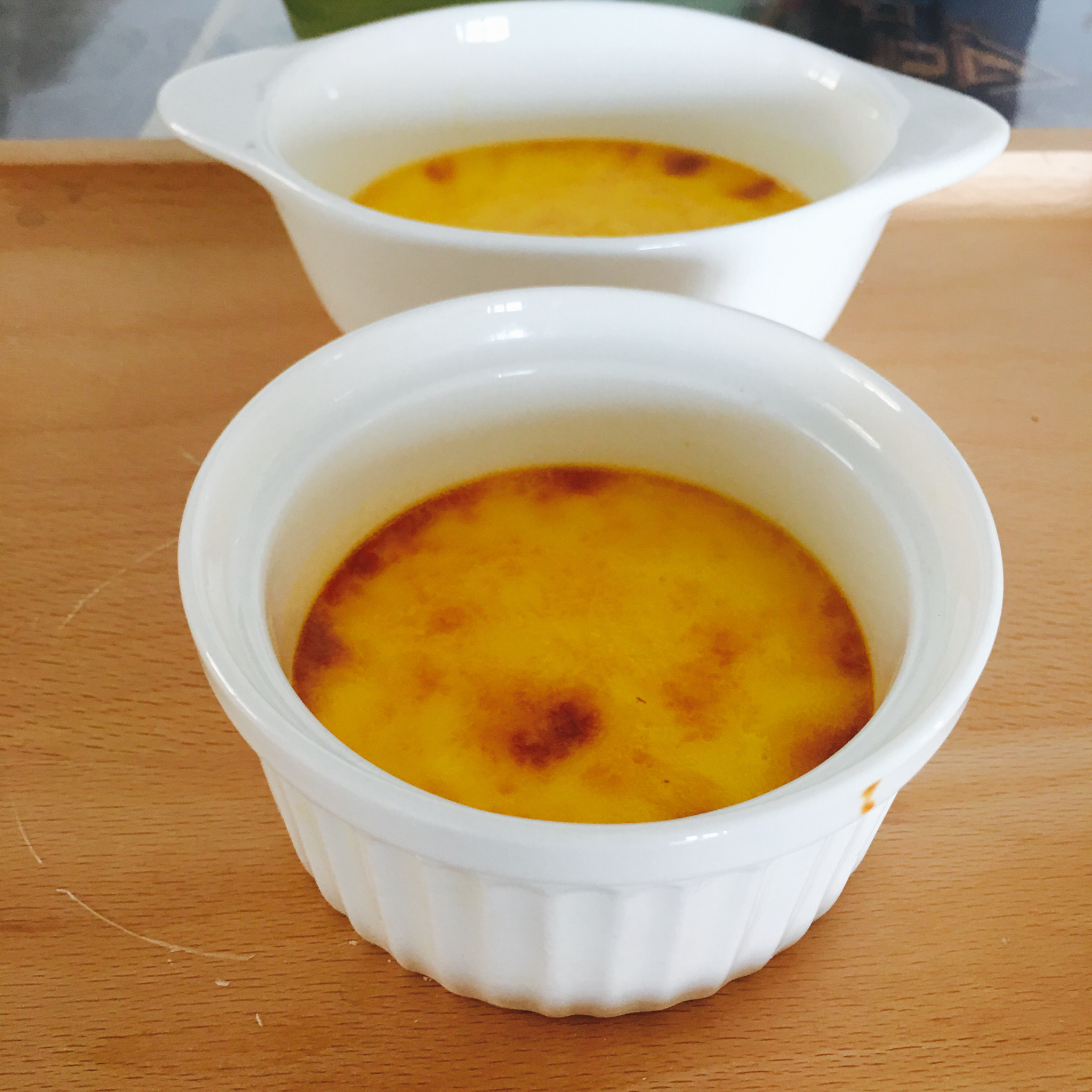 Crèmebrulée。法式烤布雷。焦糖布丁。