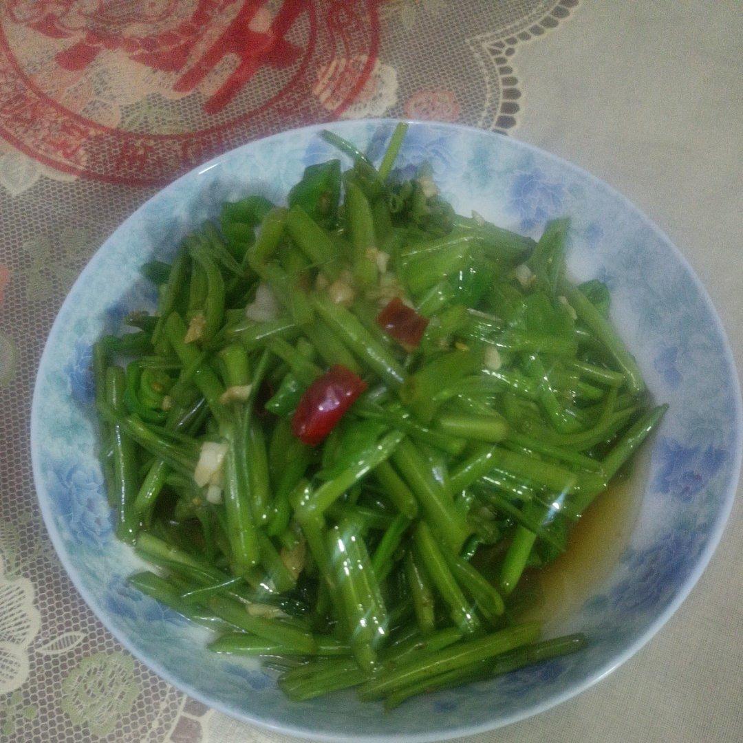 炝炒空心菜（不黑的秘密）