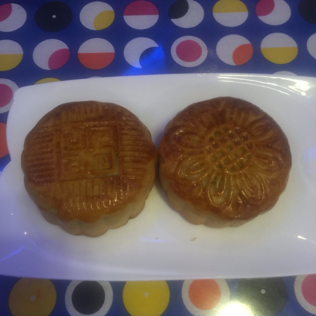 广式月饼—蛋黄莲蓉月饼