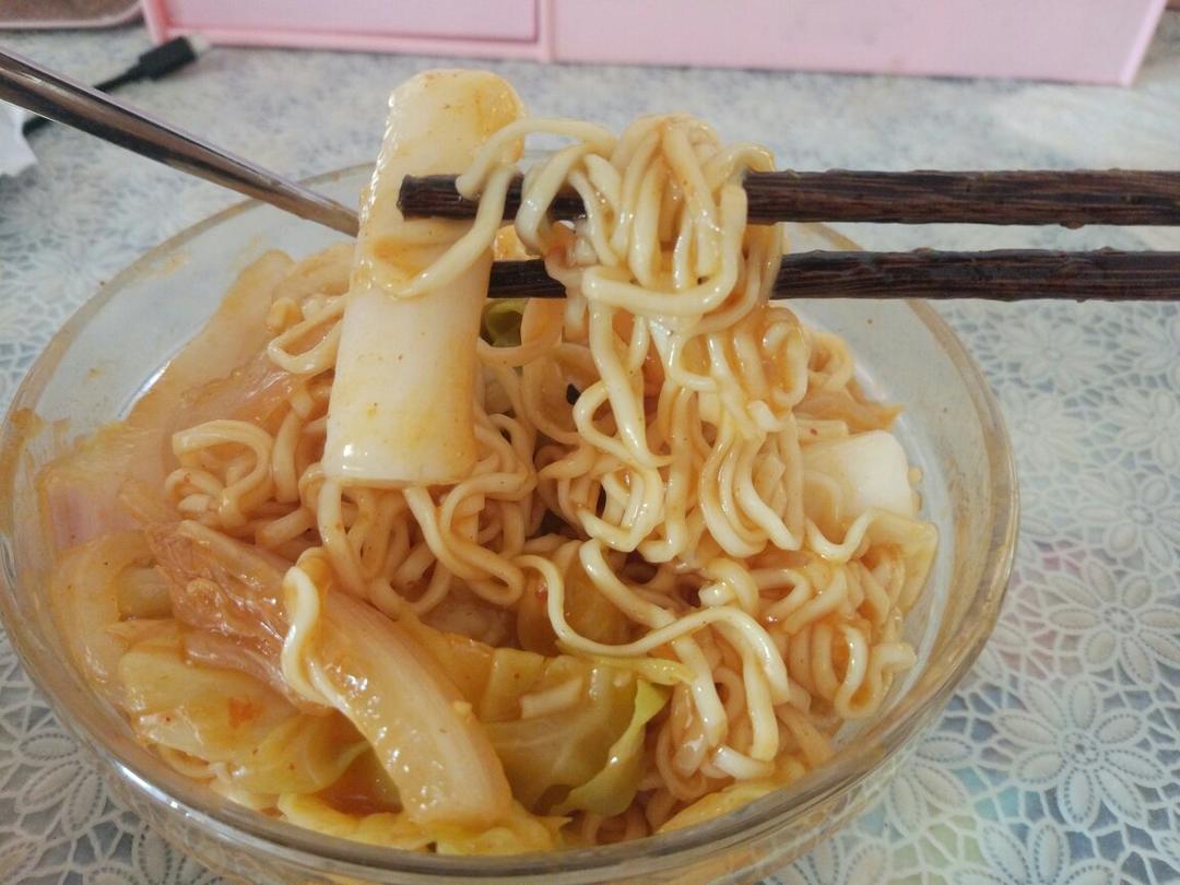 芝士拉面炒年糕—韩国街边美食改良版