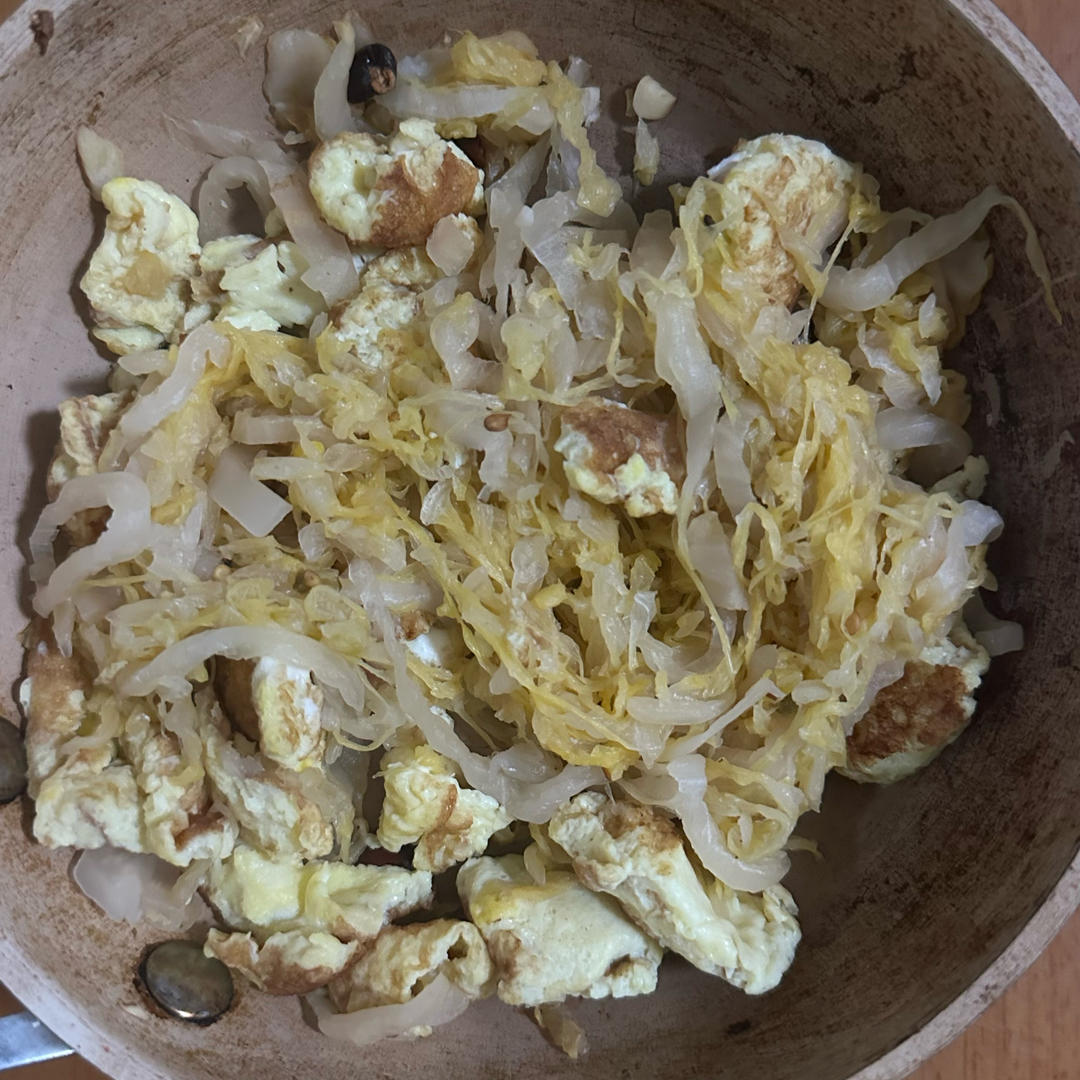 酸菜炒鸡蛋