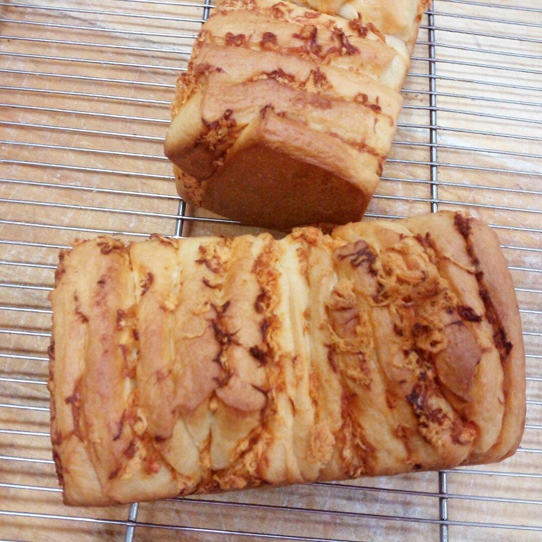 手撕肉松包