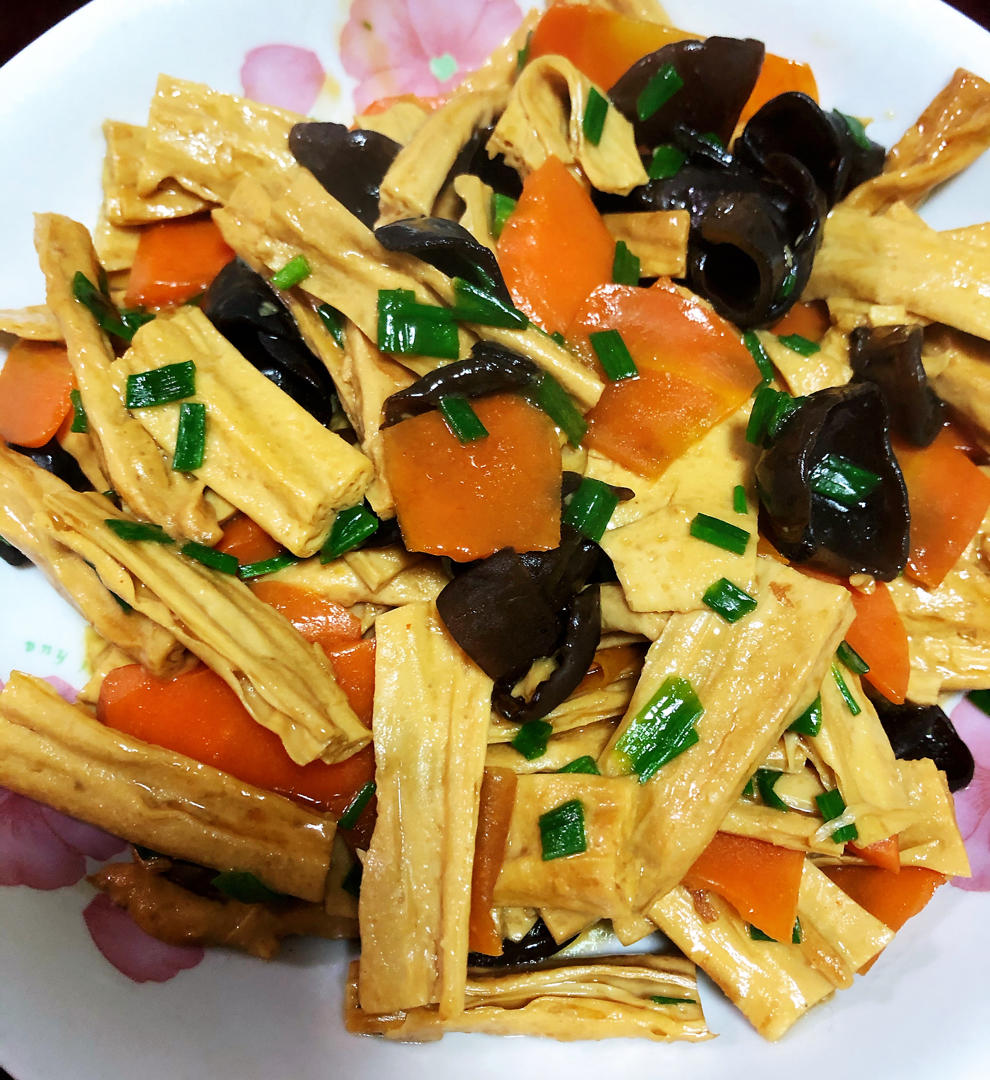 家常小炒木耳炒腐竹