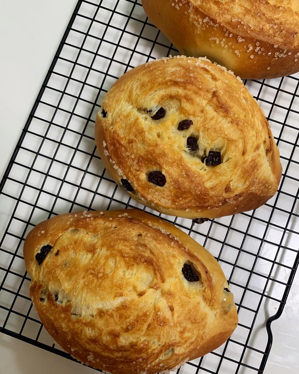 葡萄软欧（仿原麦山丘）Milk flavored bread filled with raisins and butter