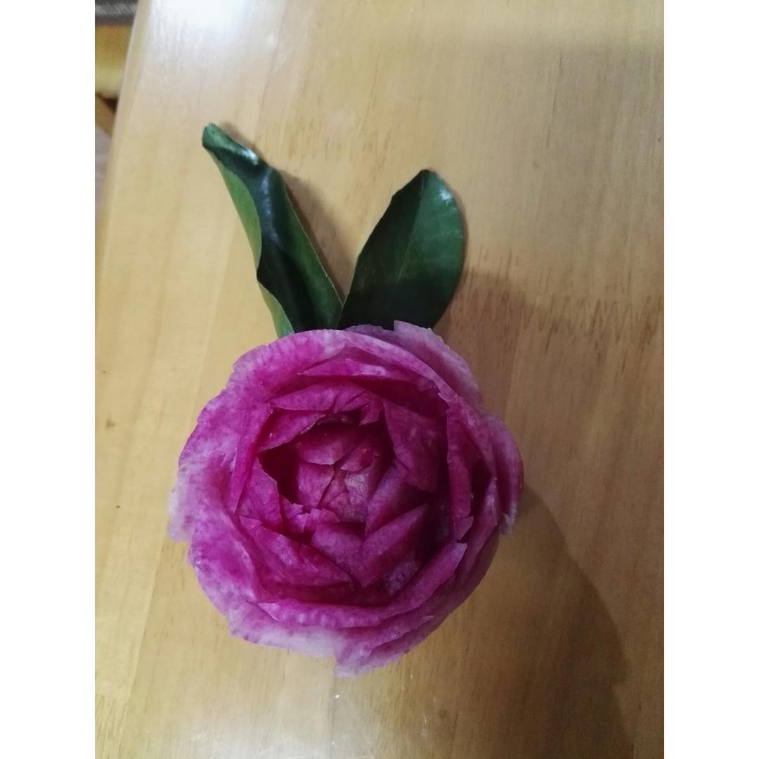 小男下厨房做的雕刻萝卜花让你的菜肴锦上添花