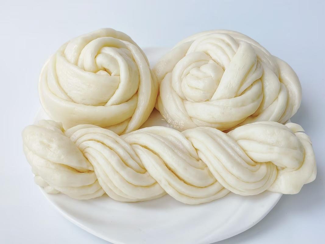 银丝卷？祥云卷？毛线卷？不管咯，就是卷卷馒头