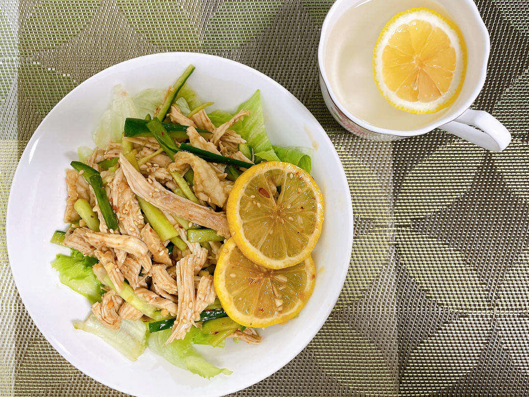 酸辣开胃柠檬手撕鸡丝，春夏开胃凉拌菜！