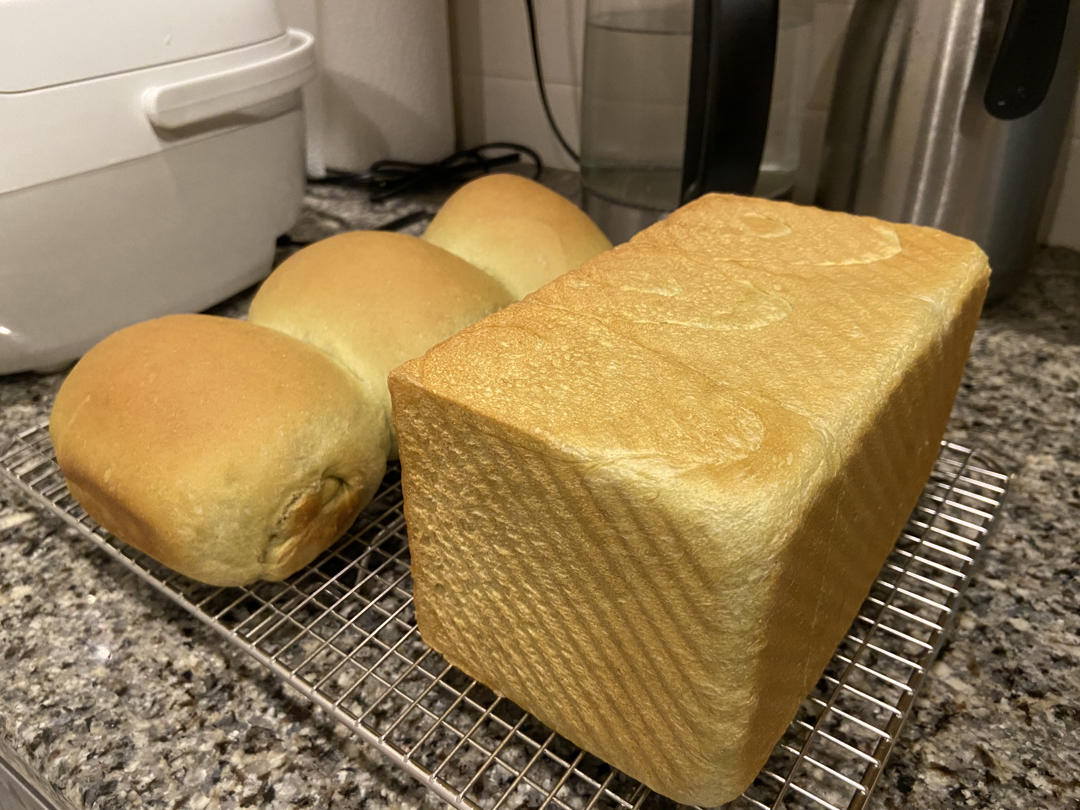 清香柔软的抹茶红豆吐司