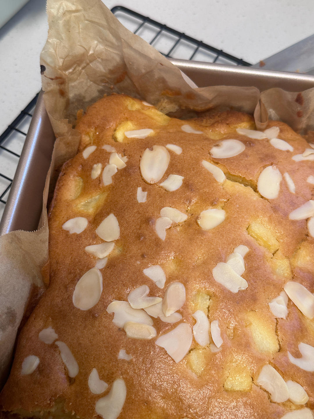 简单到只需所有材料混一起烤一烤的苹果蛋糕！