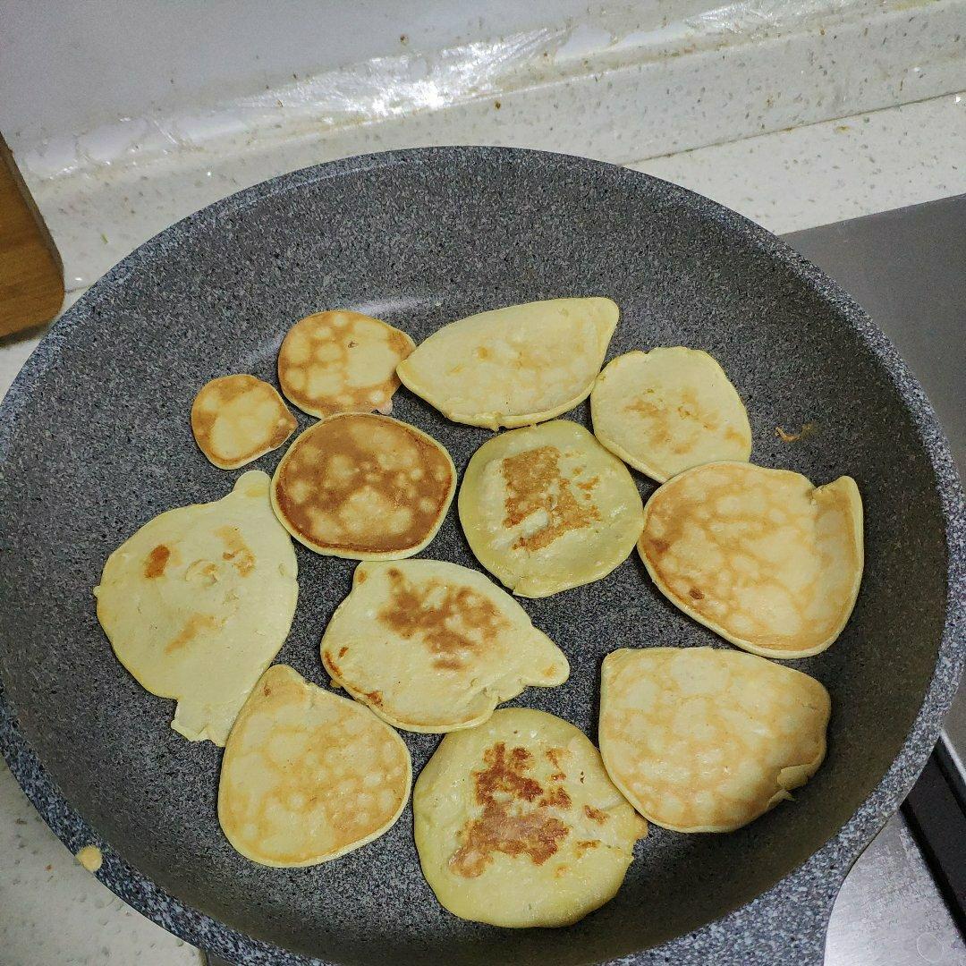 苹果松饼（一岁以上宝宝食用）