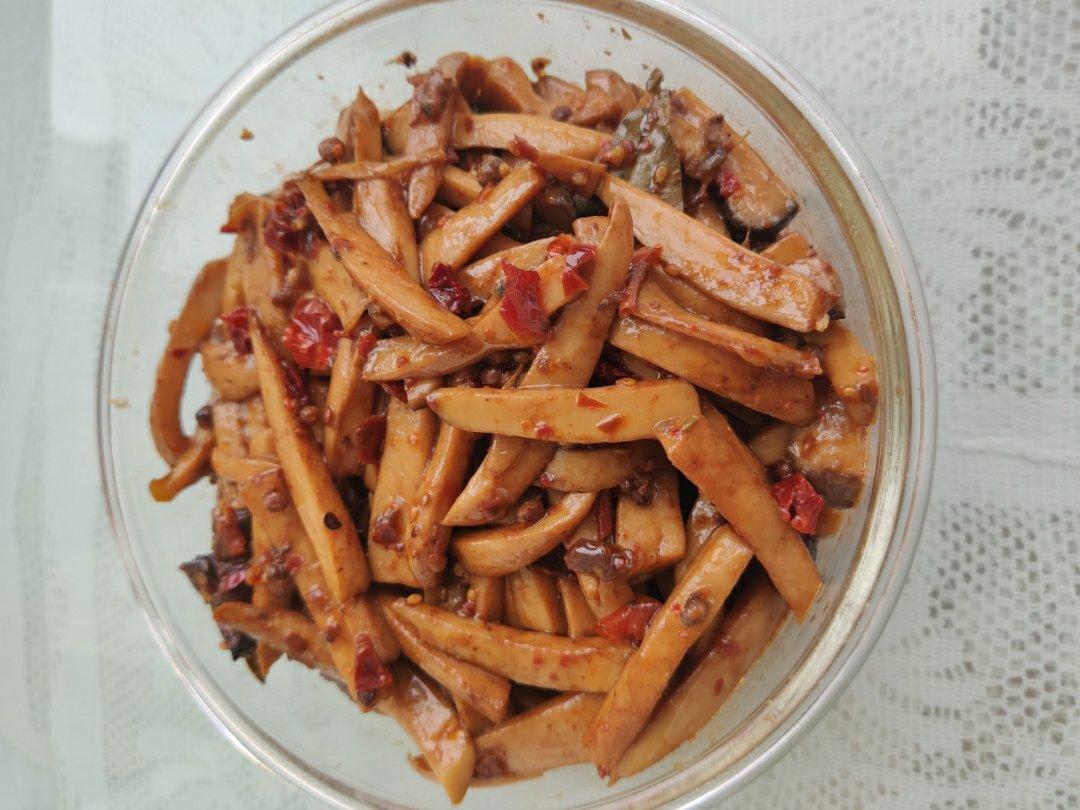 厨师长教你：“冷吃杏鲍菇”的创新做法，这味道好吃得停不下来