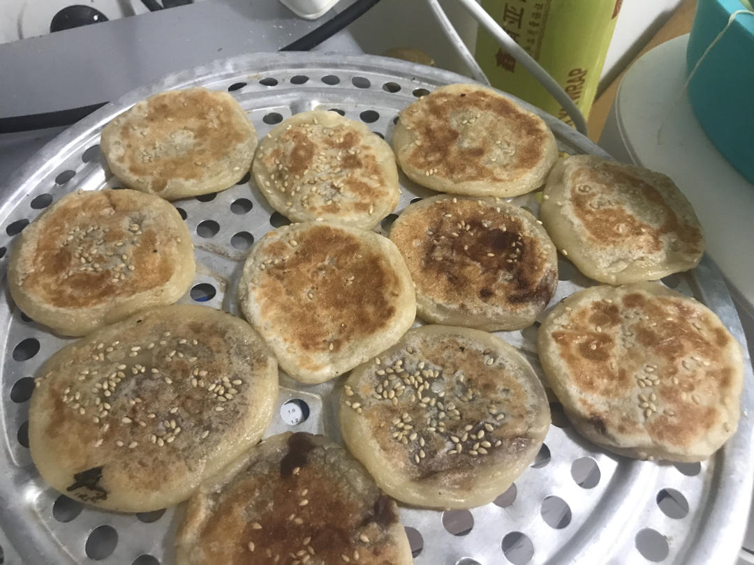 一个苹果  一碗糯米粉  这么做软糯香甜  好吃极了  带馅的苹果糯米饼