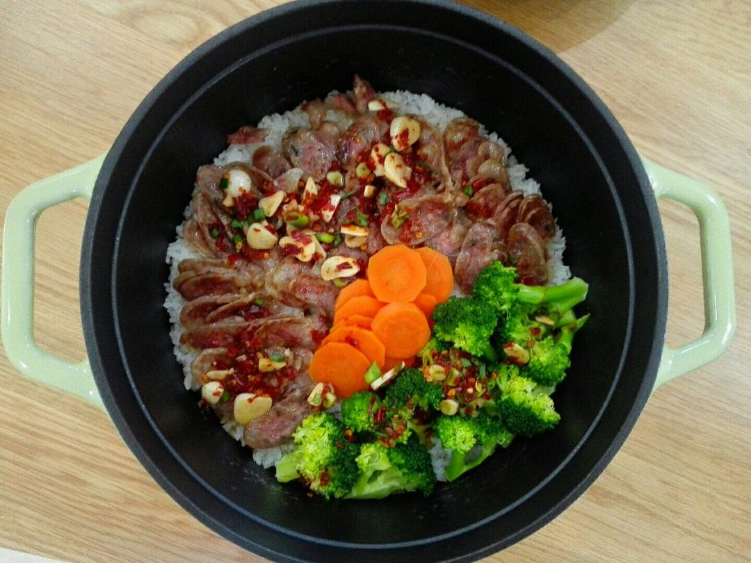 香肠煲仔饭