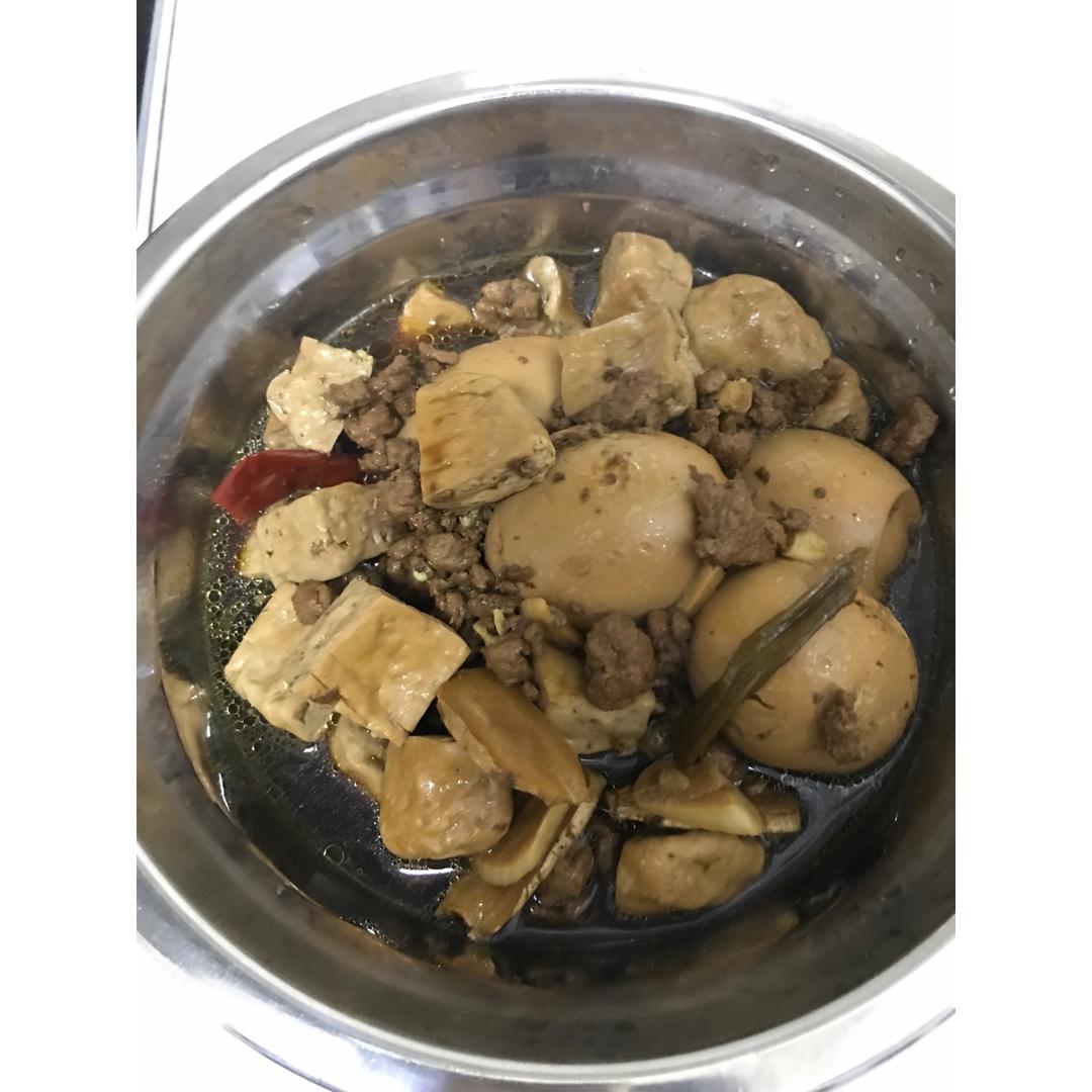 红烧肉卤蛋