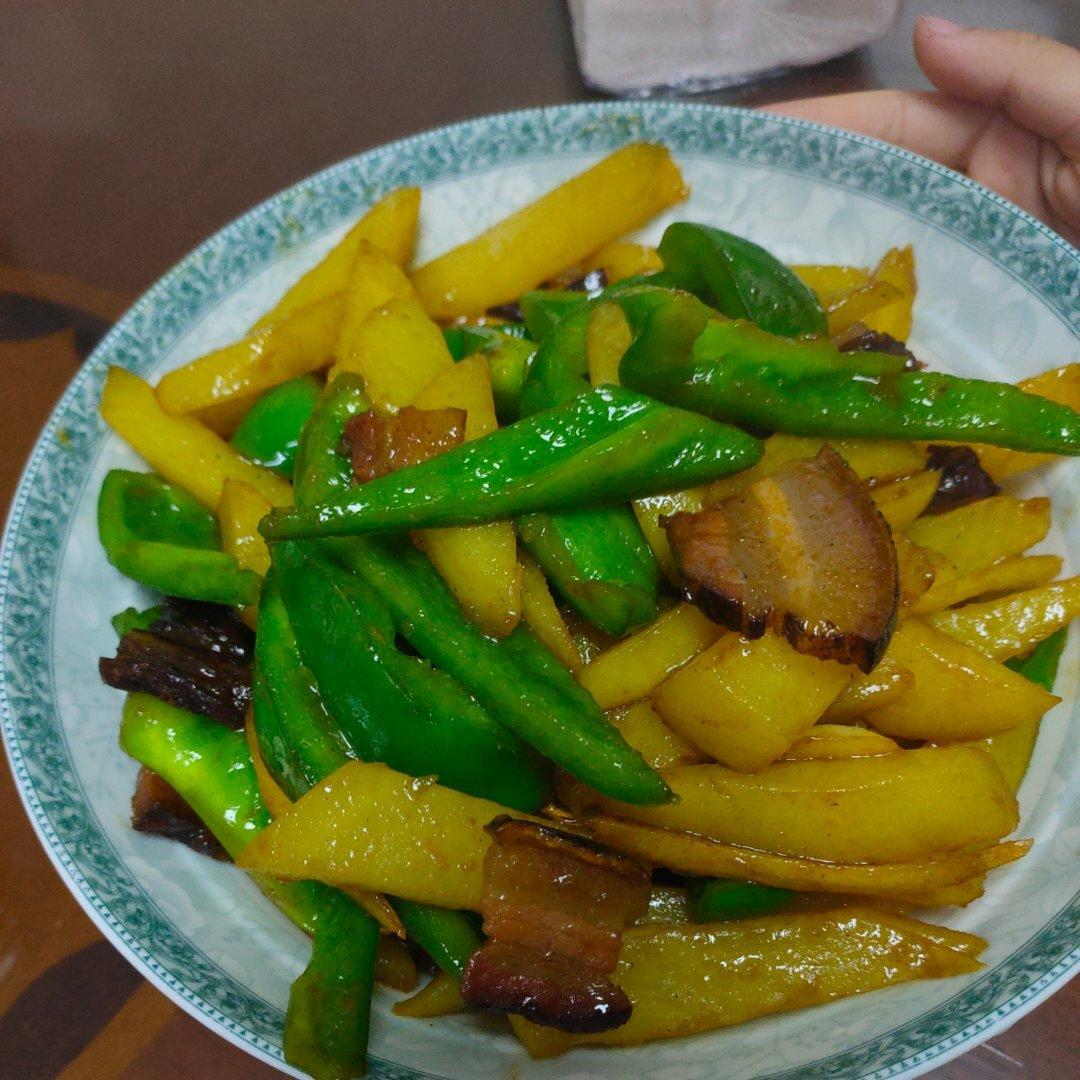 腊肉炒土豆片