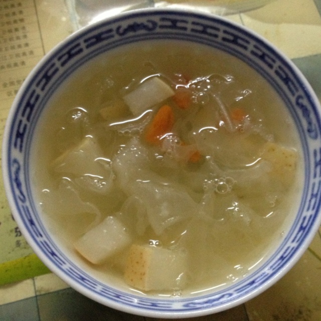 冰糖雪梨银耳汤