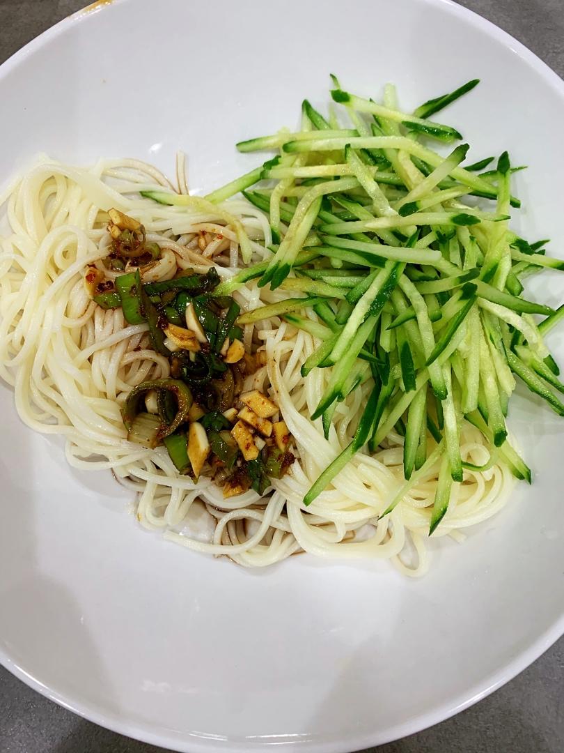 姥姥的爽口凉面！（干拌挂面）