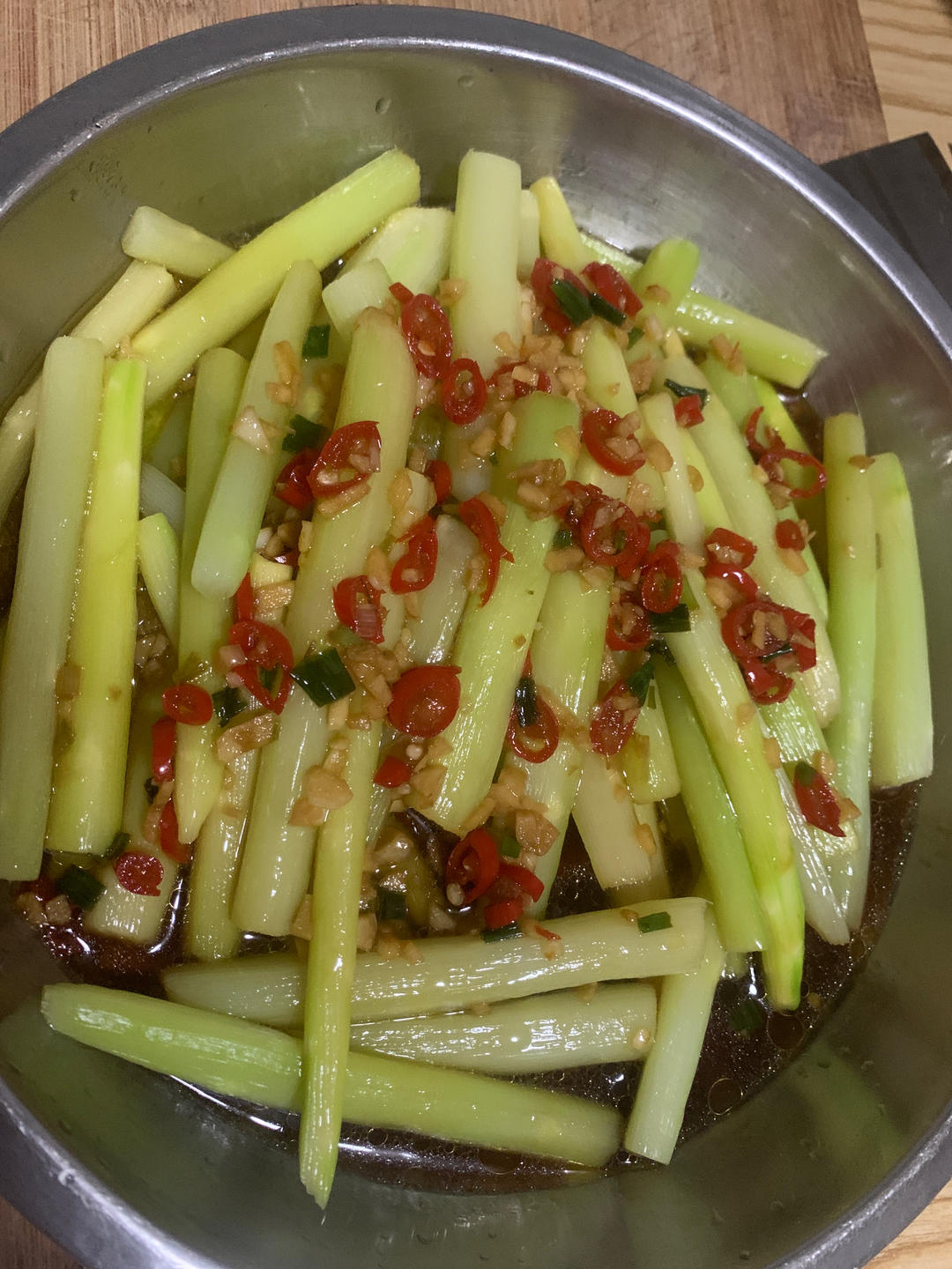 爽口美味的葱油芦笋