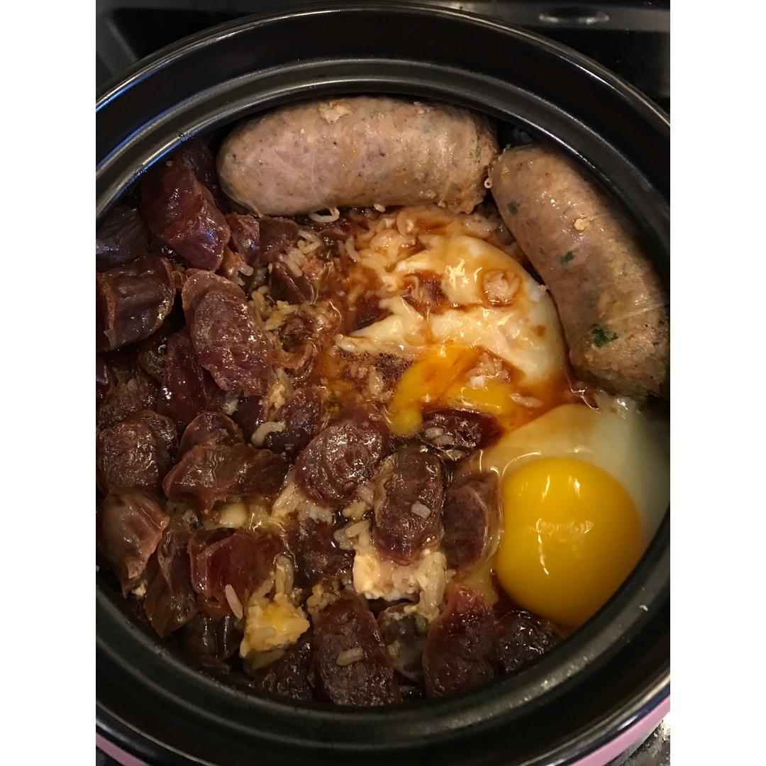 广式腊味煲仔饭