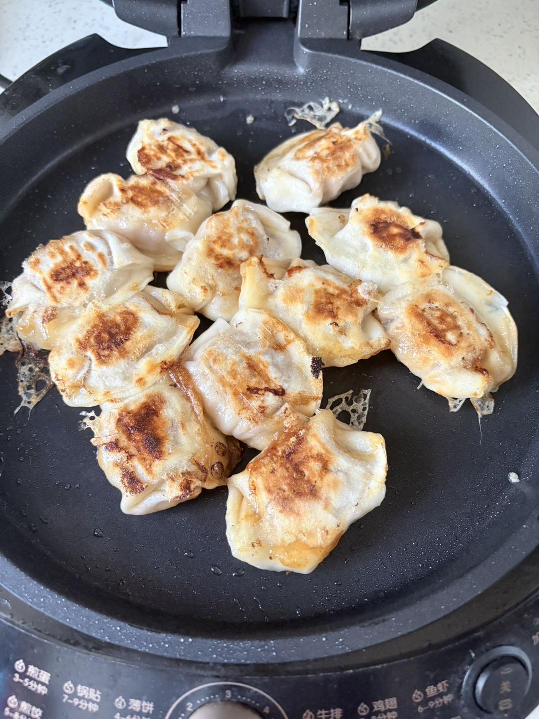 冻饺子版锅贴