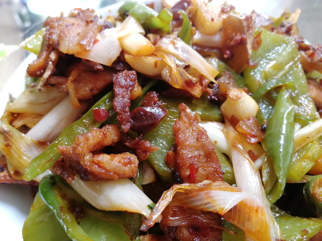 成都人家里的青椒回锅肉