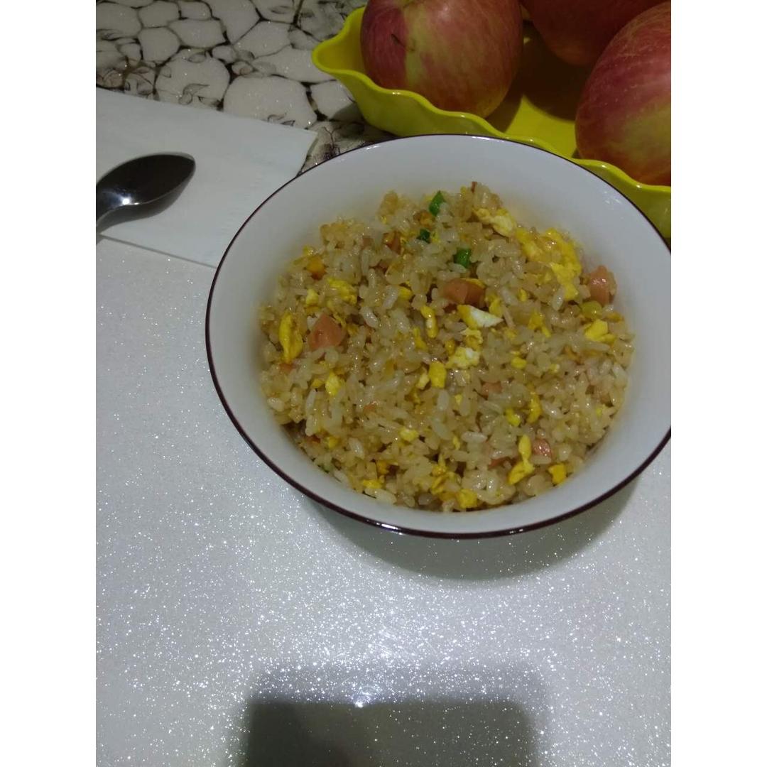 火腿鸡蛋炒饭